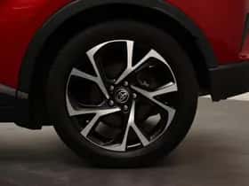 Toyota C-HR (2021) thumbnail 3