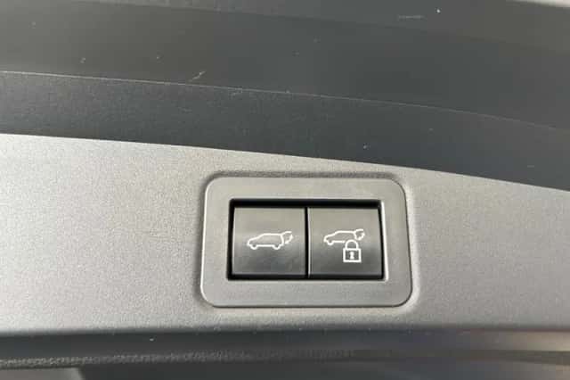 Toyota Corolla (2024) thumbnail 6