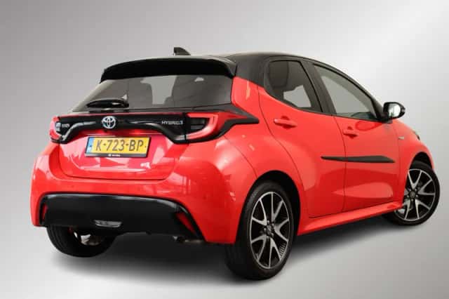Toyota Yaris (2020) thumbnail 2