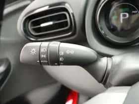 Toyota Yaris (2020) thumbnail 13