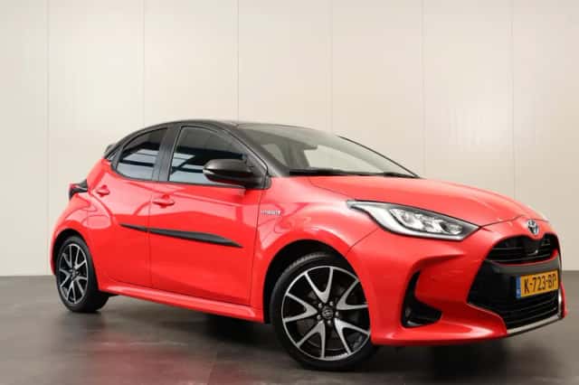 Toyota Yaris (2020) thumbnail 3
