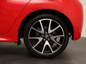 Toyota Yaris (2020) thumbnail 6