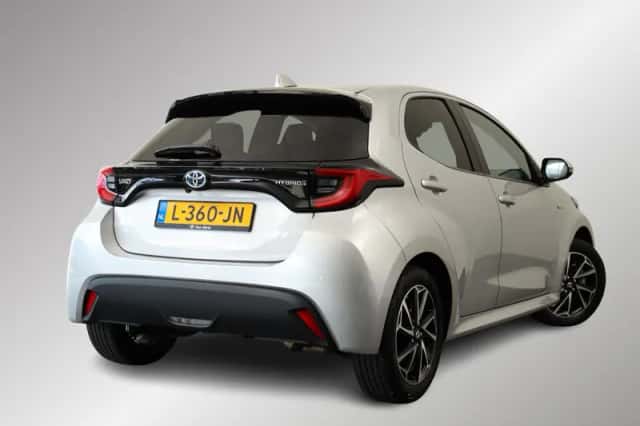 Toyota Yaris (2020) thumbnail 2