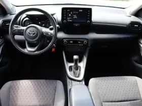 Toyota Yaris (2020) thumbnail 3