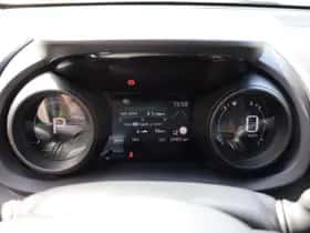 Toyota Yaris (2020) thumbnail 21