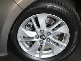 Toyota Yaris (2024) thumbnail 12