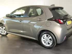 Toyota Yaris (2024) thumbnail 3