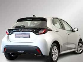 Toyota Yaris (2025) thumbnail 2