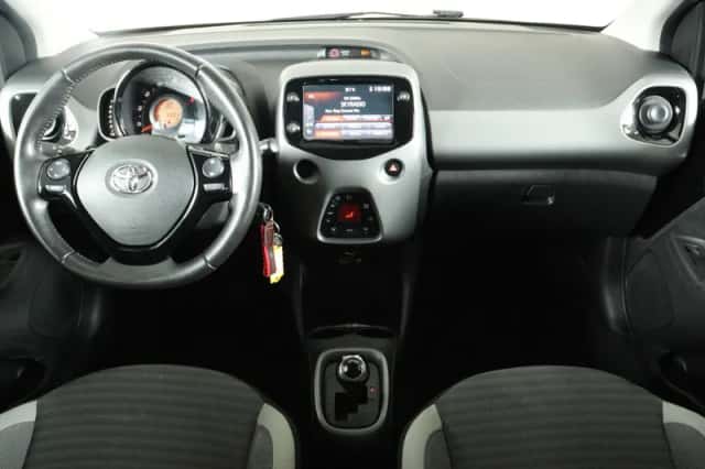 Toyota Aygo (2019) thumbnail 2