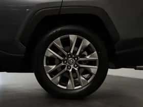 Toyota RAV4 (2023) thumbnail 5