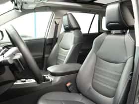 Toyota RAV4 (2023) thumbnail 8