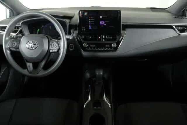Toyota Corolla (2023) thumbnail 2