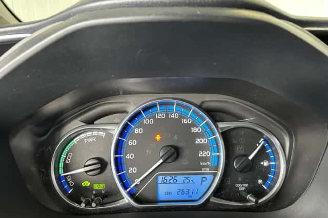 Toyota Yaris (2015) thumbnail 6