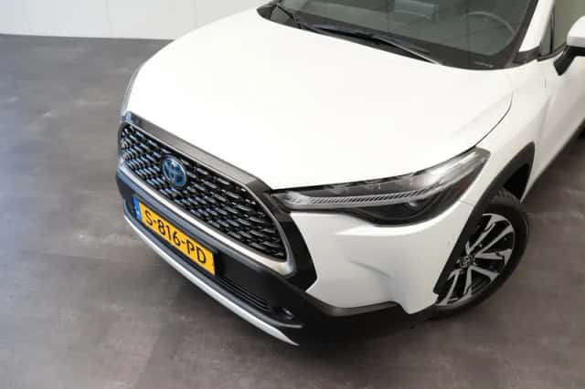 Toyota Corolla (2023) thumbnail 3