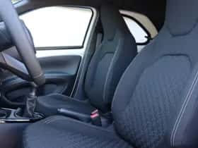 Toyota Aygo X (2025) thumbnail 4