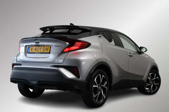 Toyota C-HR (2020) thumbnail 2