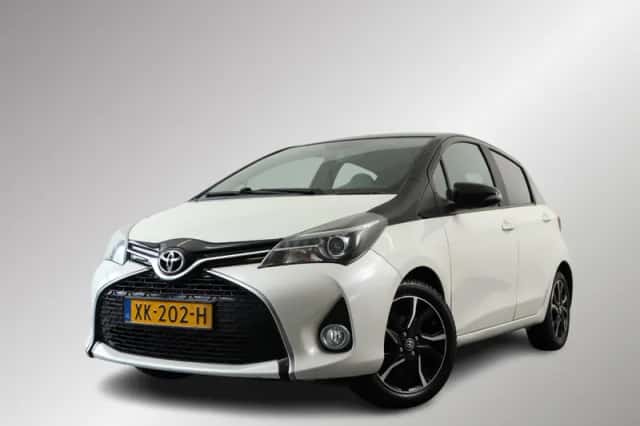 Toyota Yaris (2017) thumbnail 1