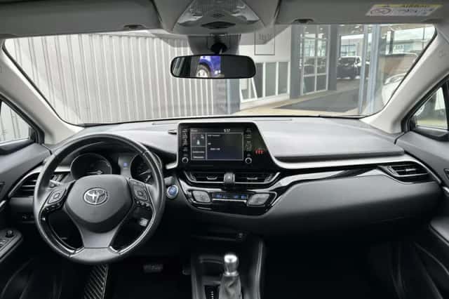 Toyota C-HR (2020) thumbnail 3