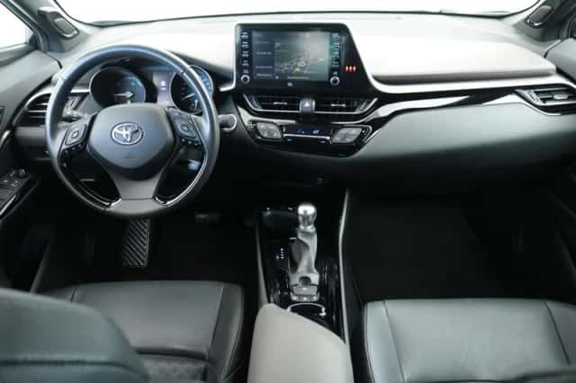 Toyota C-HR (2020) thumbnail 6