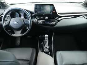 Toyota C-HR (2020) thumbnail 6