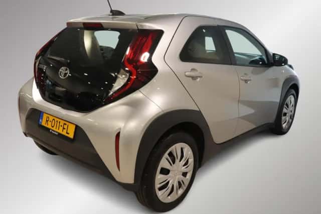 Toyota Aygo X (2022) thumbnail 2