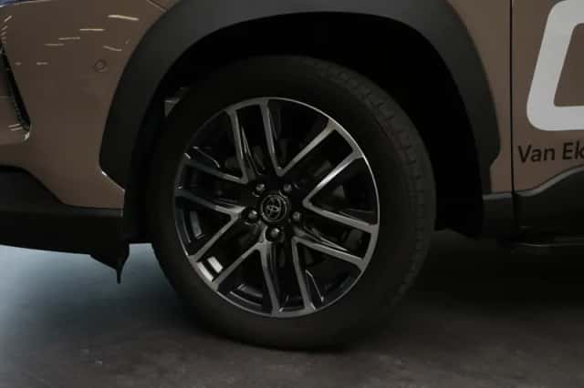 Toyota Corolla (2025) thumbnail 5