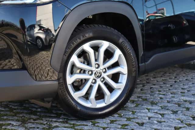 Toyota Corolla (2023) thumbnail 3