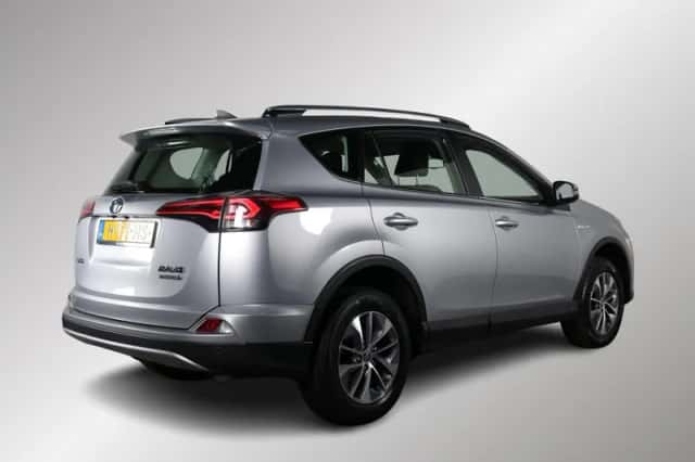 Toyota RAV4 (2018) thumbnail 2