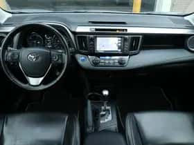 Toyota RAV4 (2018) thumbnail 12
