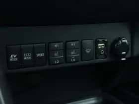Toyota RAV4 (2018) thumbnail 19