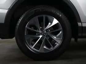 Toyota RAV4 (2018) thumbnail 5