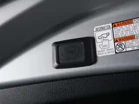 Toyota RAV4 (2018) thumbnail 6