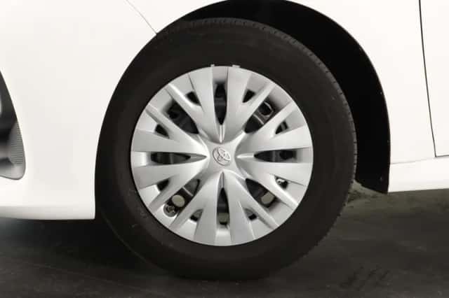Toyota Yaris (2021) thumbnail 3