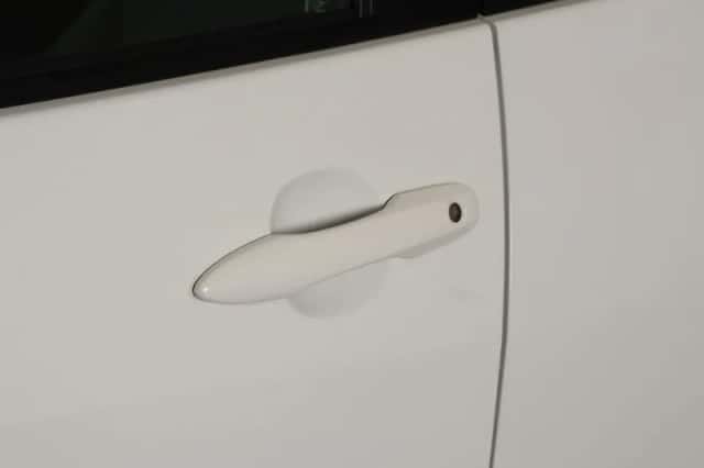 Toyota Yaris (2021) thumbnail 5