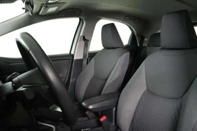Toyota Yaris (2021) thumbnail 6