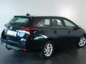 Toyota Auris (2017) thumbnail 5