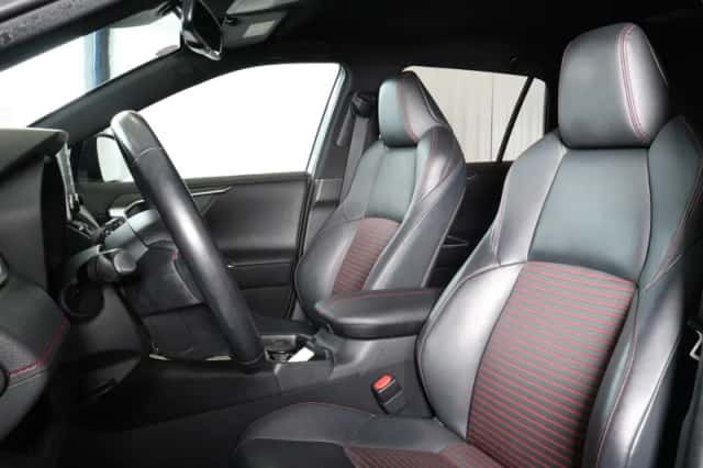 Toyota RAV4 (2021) thumbnail 3
