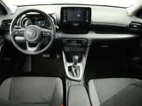 Toyota Yaris (2023) thumbnail 5