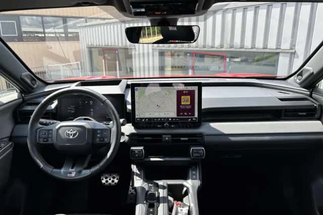 Toyota RAV4 (2026) thumbnail 3