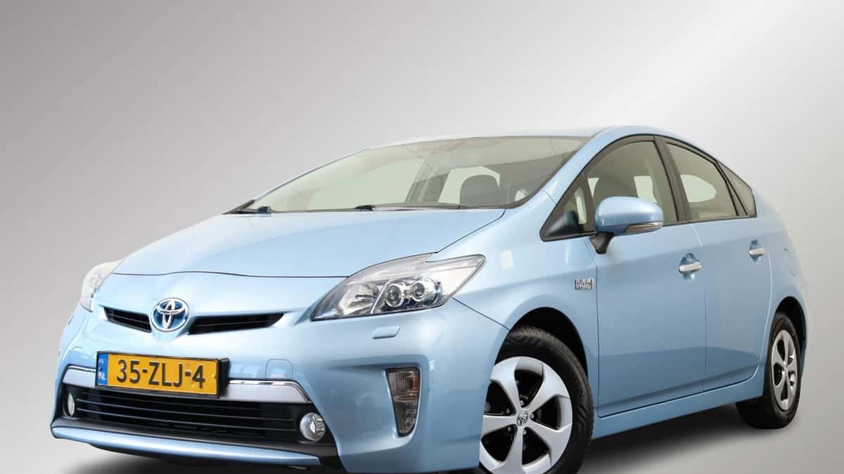 Toyota Prius (2013) — foto 1