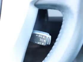 Toyota Prius (2013) thumbnail 20
