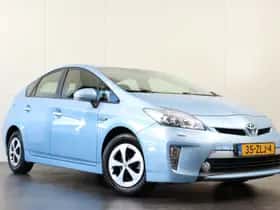 Toyota Prius (2013) thumbnail 3