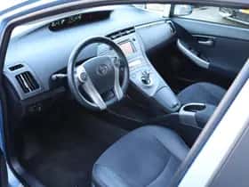 Toyota Prius (2013) thumbnail 25