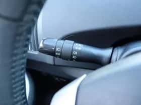 Toyota Prius (2013) thumbnail 27
