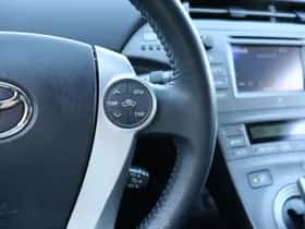 Toyota Prius (2013) thumbnail 29