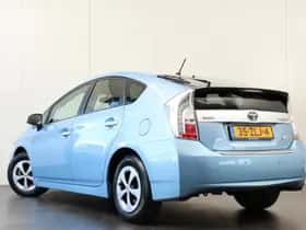 Toyota Prius (2013) thumbnail 4