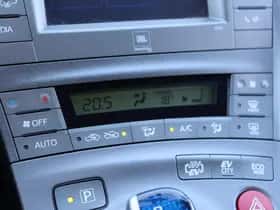 Toyota Prius (2013) thumbnail 34