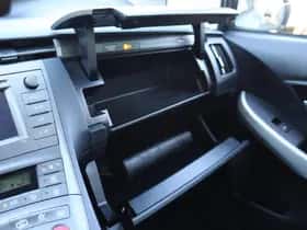 Toyota Prius (2013) thumbnail 35