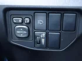 Toyota Prius (2013) thumbnail 37