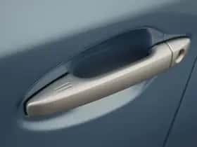 Toyota Prius (2013) thumbnail 39